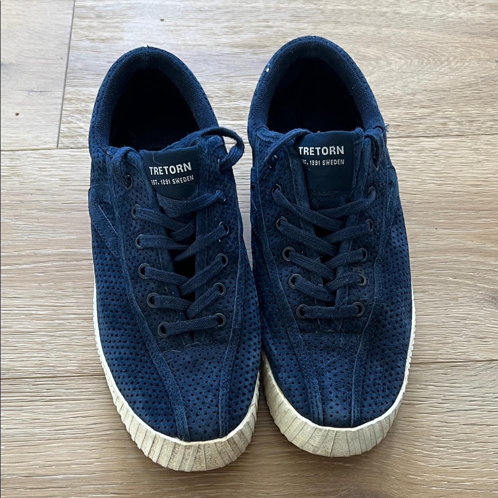 Tretorn women’s Nylite Suede Dark Blue Perforated Sneakers